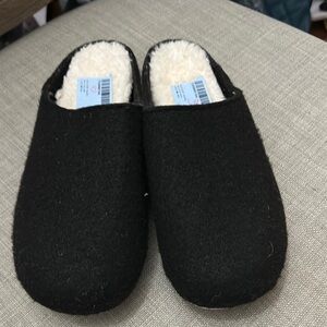 Clearwaters Cozy Black Women's Slippers